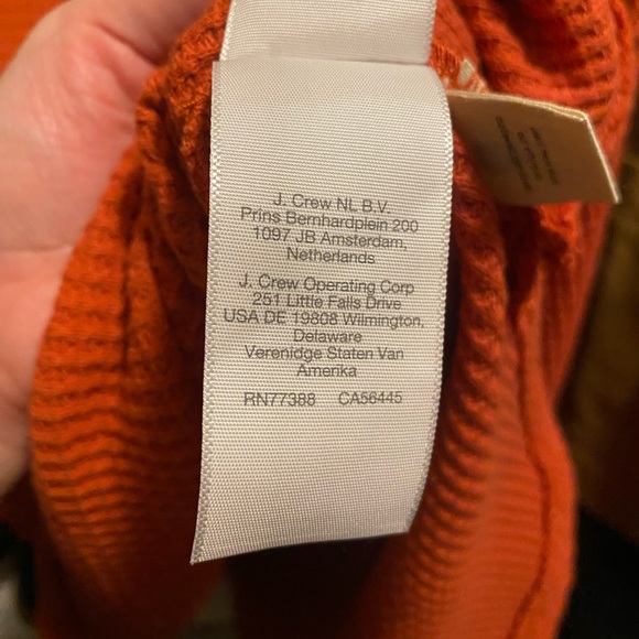 Waffle Knit V-Neck Long-Sleeve Sweater - Picture 7 of 7